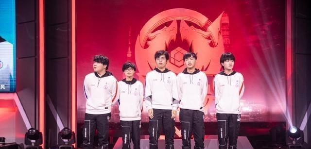 着詹姆斯在 着詹姆斯在